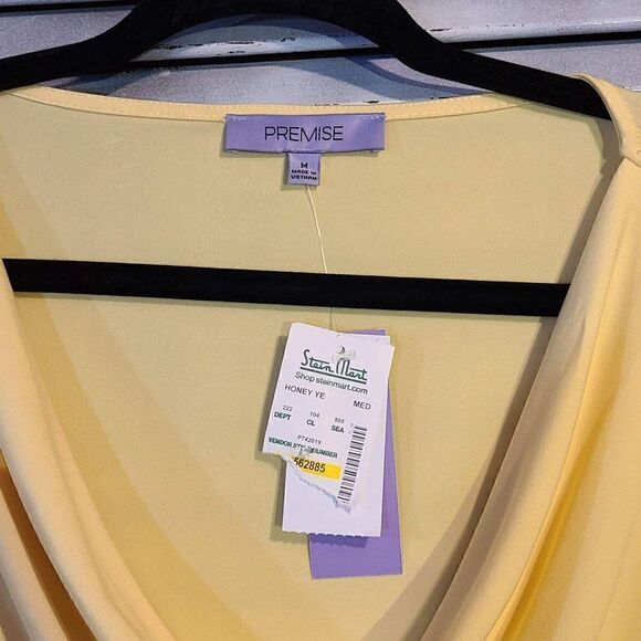 NWTāPremiseāMedāTulipāSleevedāDrapedāBlouse - Picture 6 of 9